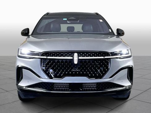 Used 2024 Lincoln Nautilus Reserve w/ Equipment Group 203A image 3