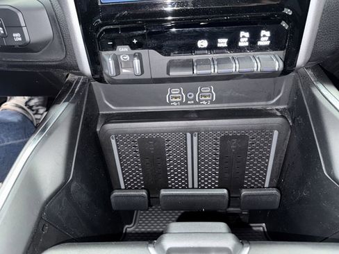 New 2025 RAM 2500 Laramie AWD/4WD image 34