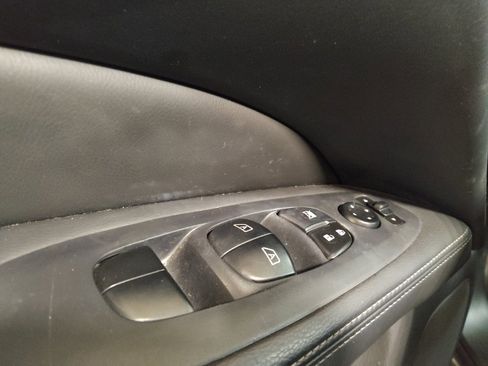 Used 2017 Nissan Pathfinder Platinum w/ Family Entertainment Package FWD image 27