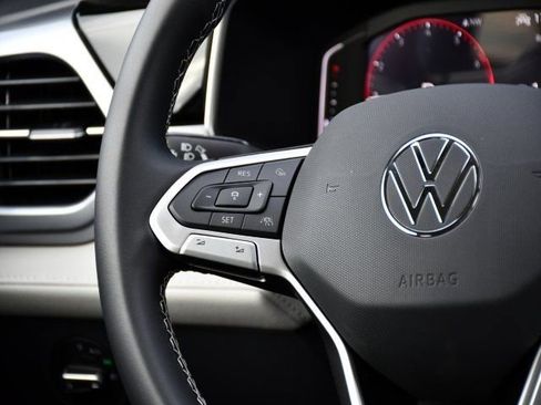 New 2026 Volkswagen Taos SEL image 24