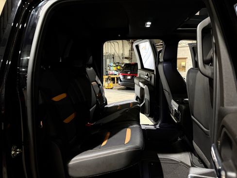 Used 2023 GMC Sierra 2500 AT4 w/ AT4 Preferred Package AWD/4WD image 21