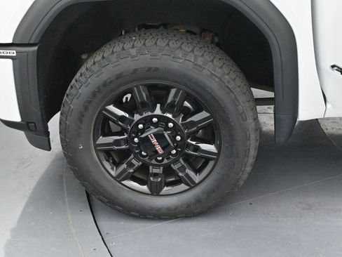 Used 2024 GMC Sierra 2500 AT4 w/ Technology Package AWD/4WD image 37