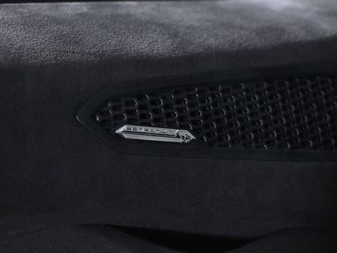 Used 2023 Lamborghini Huracan Tecnica RWD image 7