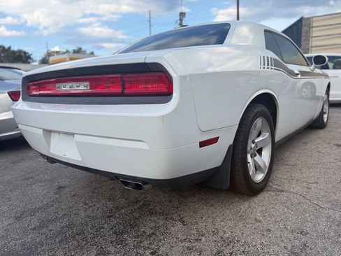 Used 2013 Dodge Challenger SXT RWD image 21