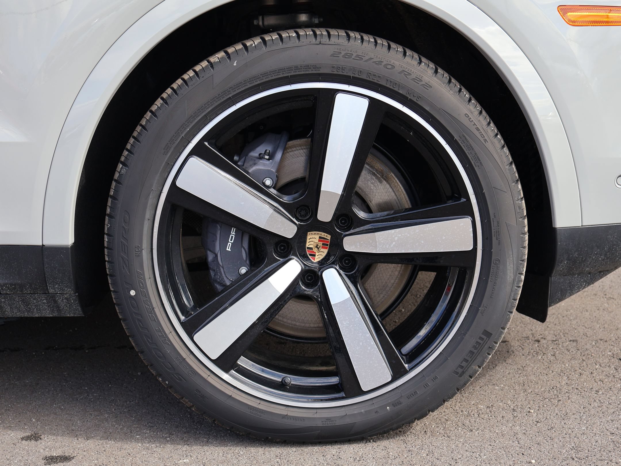 New 2026 Porsche Cayenne Coupe AWD/4WD image 30