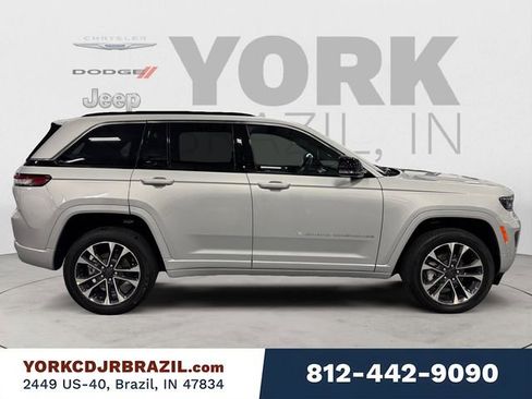 New 2025 Jeep Grand Cherokee Overland w/ Luxury Tech Group IV AWD/4WD image 6