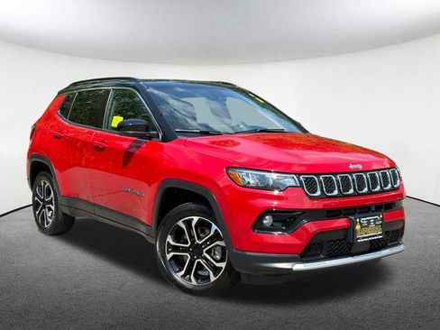 Used 2023 Jeep Compass Limited AWD/4WD image 2