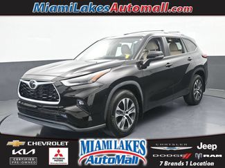 Used 2022 Toyota Highlander XLE FWD 360° Tour