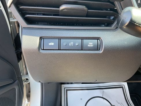 Used 2024 Nissan Altima 2.5 SV FWD image 24