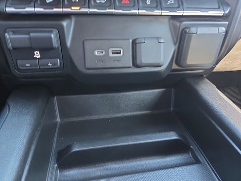 Used 2020 Chevrolet Silverado 1500 LTZ w/ LTZ Convenience Package image 27