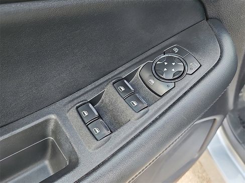 Used 2021 Ford Edge SEL image 19