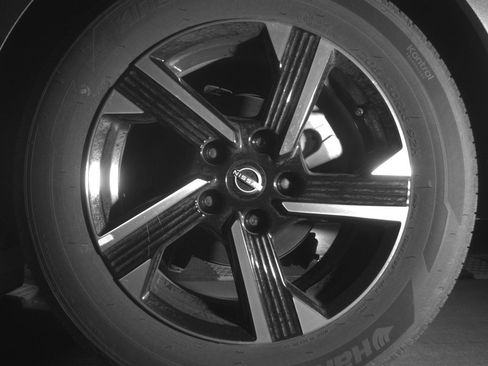 Used 2025 Nissan Sentra SV FWD image 14