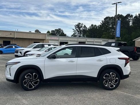 New 2026 Chevrolet Trax RS FWD image 15