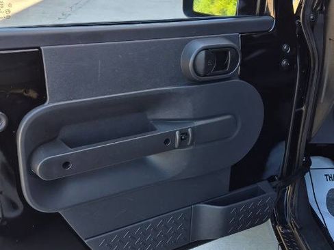 Used 2008 Jeep Wrangler Sahara w/ Dual Top Group image 25