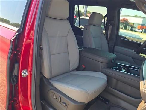 New 2026 Chevrolet Suburban LT w/ Comfort Package AWD/4WD image 16