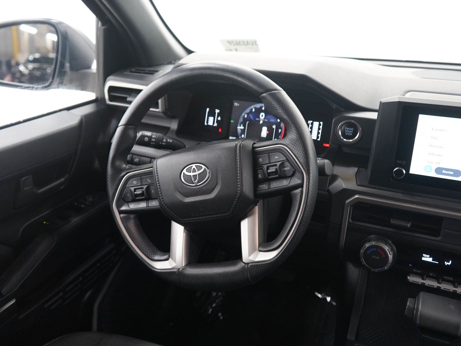 Used 2025 Toyota 4Runner SR5 AWD/4WD image 14