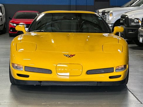 Used 2004 Chevrolet Corvette Z06 w/ Memory Package RWD image 9