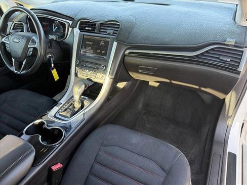 Used 2016 Ford Fusion SE image 13