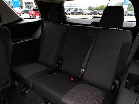 Used 2019 Chevrolet Traverse LT FWD image 26