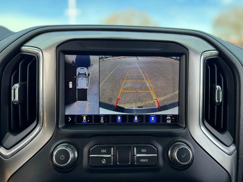 Used 2020 Chevrolet Silverado 2500 LTZ w/ LTZ Premium Package image 16