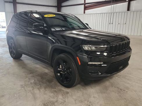 Used 2024 Jeep Grand Cherokee Limited w/ Black Appearance Package RWD image 7