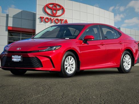 Certified 2026 Toyota Camry LE FWD image 7