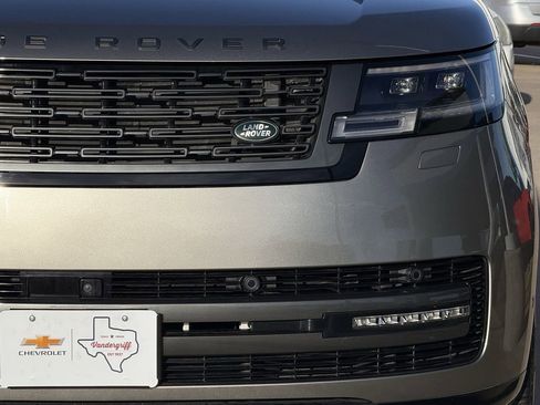 Used 2023 Land Rover Range Rover SE image 8