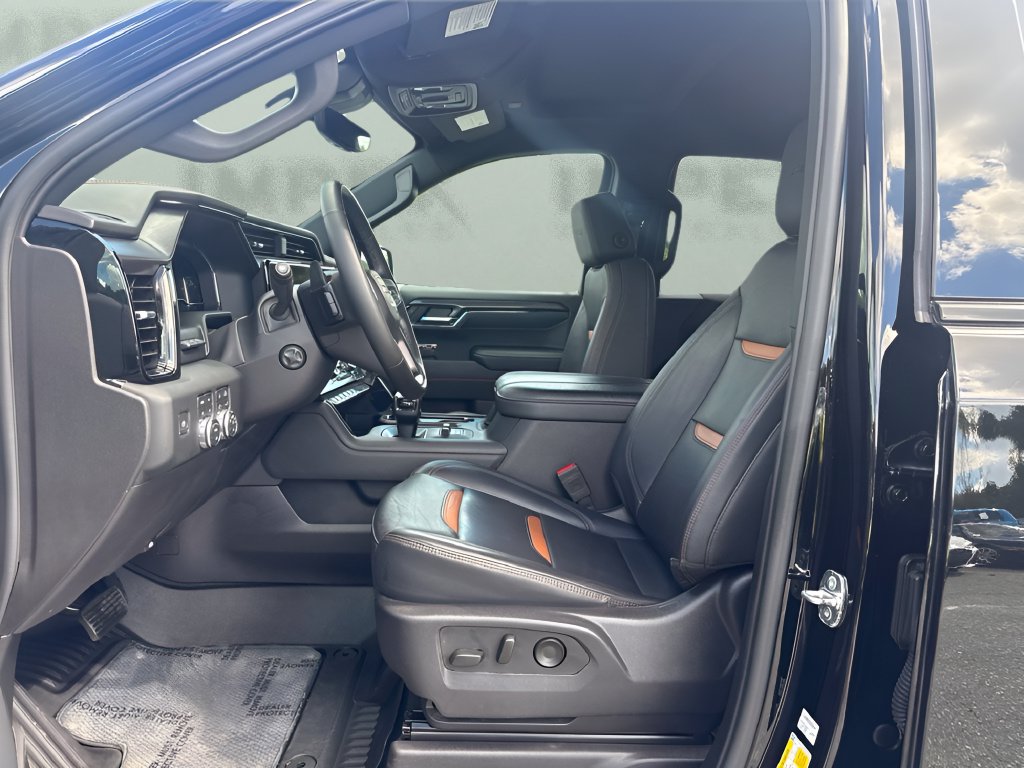 Used 2024 GMC Sierra 1500 AT4 w/ Technology Package AWD/4WD image 10