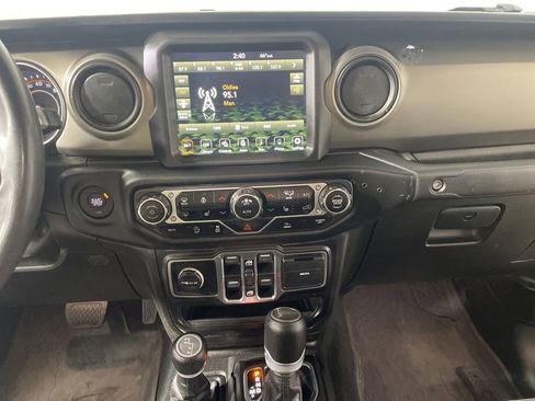 Used 2023 Jeep Gladiator Sport AWD/4WD image 13