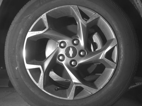Used 2025 Chevrolet Trax LT FWD image 13