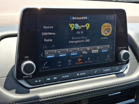 Used 2023 Nissan Rogue SL AWD/4WD image 3