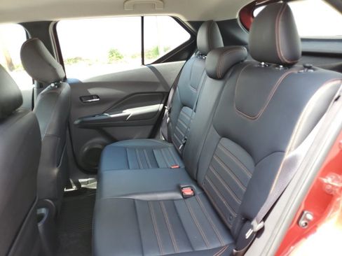Used 2019 Nissan Kicks SR w/ SR Premium Package FWD image 24