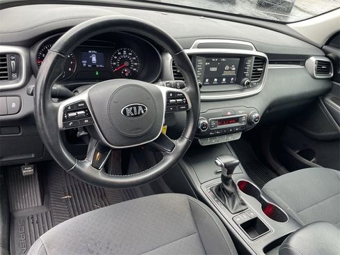 Used 2020 Kia Sorento LX w/ LX I4 Convenience Package image 10