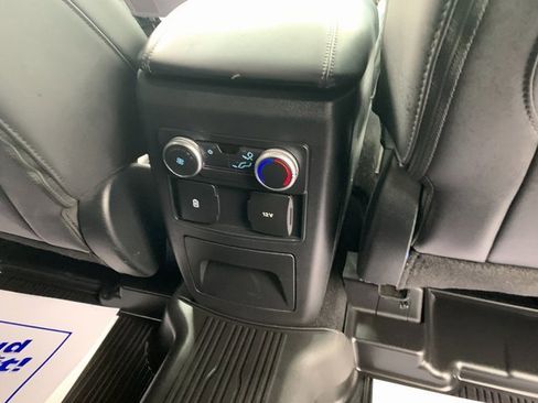 Used 2022 Ford Explorer XLT w/ Equipment Group 202A image 18