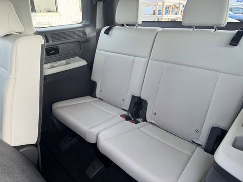 Used 2025 Hyundai Santa Fe SEL image 21