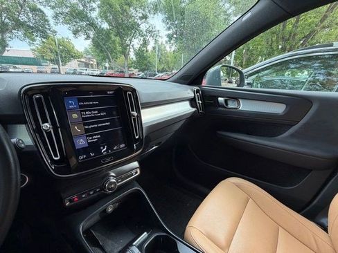 Used 2020 Volvo XC40 T5 Momentum w/ Protection Package Premier AWD/4WD image 20