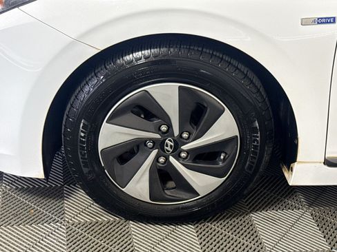 Used 2017 Hyundai Ioniq SEL w/ Tech Package 02 FWD image 12