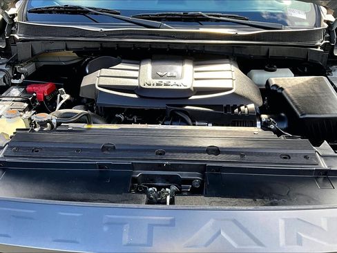 Used 2021 Nissan Titan PRO-4X w/ Pro-4x Convenience Package image 29