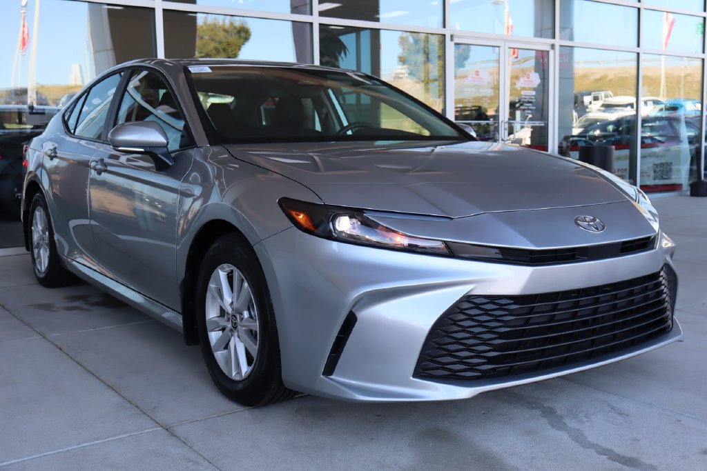 Used 2026 Toyota Camry LE FWD image 1