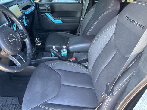 Used 2013 Jeep Wrangler Unlimited Rubicon w/ Connectivity Group image 9