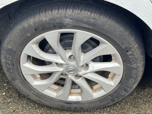 Used 2019 Nissan Sentra SV image 14