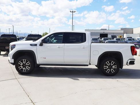 Used 2023 GMC Sierra 1500 AT4 w/ Technology Package image 3