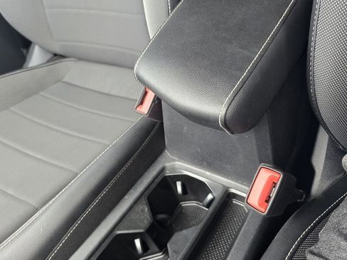 Used 2022 Volkswagen Taos SE w/ Panoramic Sunroof Package image 26