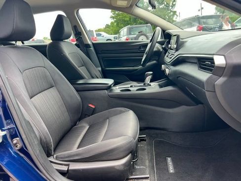 Used 2024 Nissan Altima 2.5 S FWD image 27
