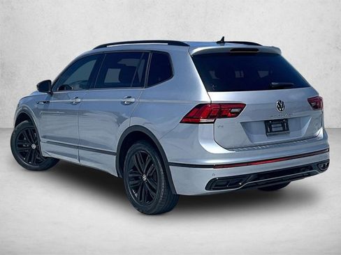 Used 2022 Volkswagen Tiguan SE R-Line FWD image 13