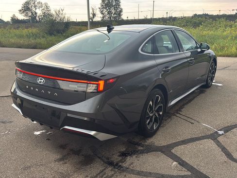 Used 2025 Hyundai Sonata SEL FWD image 5
