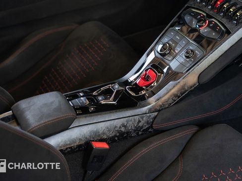 Used 2018 Lamborghini Huracan Performante image 34