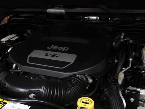 Used 2016 Jeep Wrangler Sahara image 20