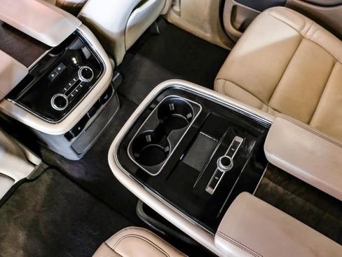 Used 2020 Lincoln Navigator L Reserve w/ Equipment Group 208A Reserve image 34