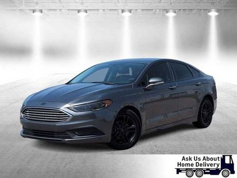 Used 2018 Ford Fusion SE w/ Fusion SE Technology Package FWD image 1